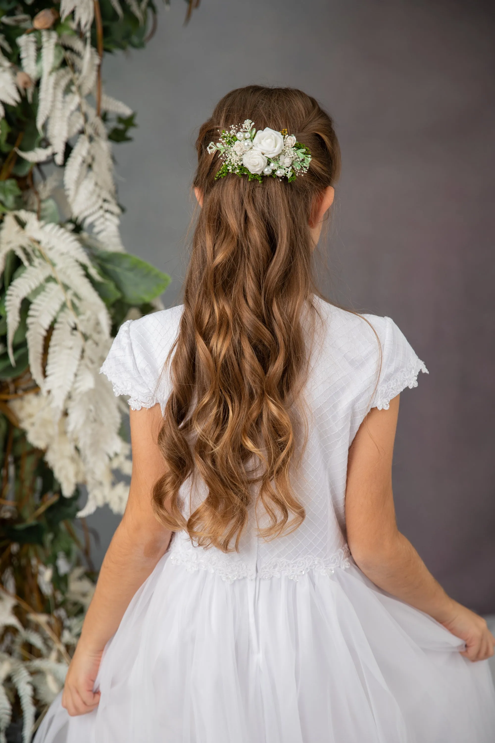 First holy communion clip with roses and pearls