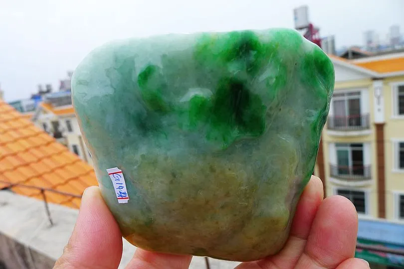 Natural Jade Rough Jadeite Raw (276g,8.4X8.4X2.2cm)