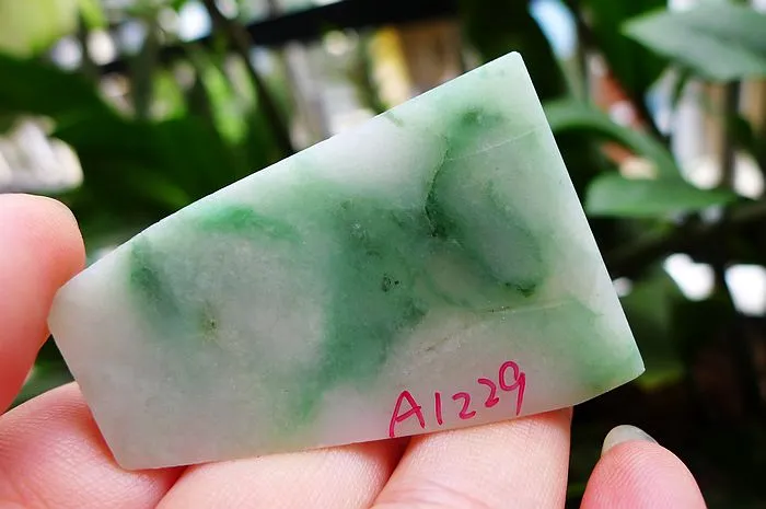 Natural Jade Rough Jadeite Raw (31g,5.1X3.5X0.7cm)