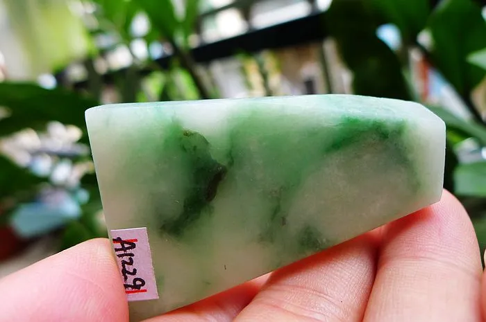 Natural Jade Rough Jadeite Raw (31g,5.1X3.5X0.7cm)