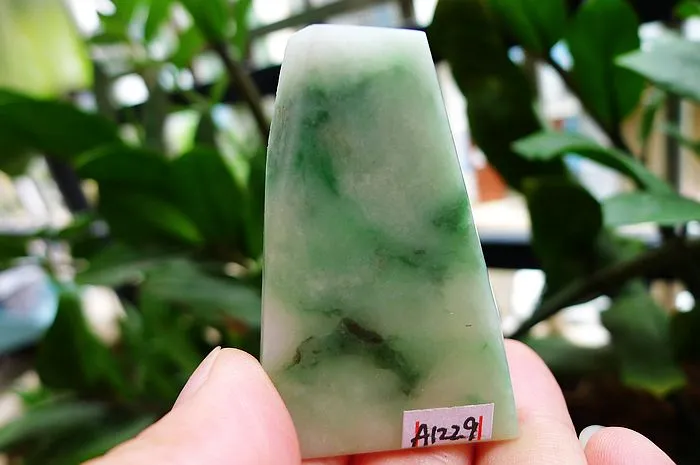 Natural Jade Rough Jadeite Raw (31g,5.1X3.5X0.7cm)