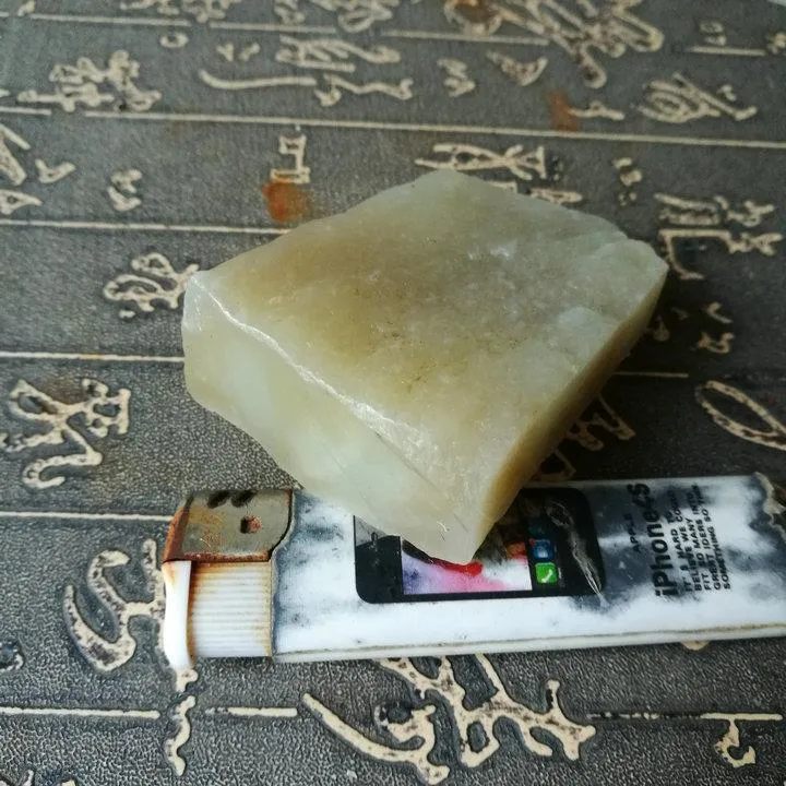 Natural Kunlun Jade Rough Nephrite Raw (113g, 5.5X4X1.5cm)