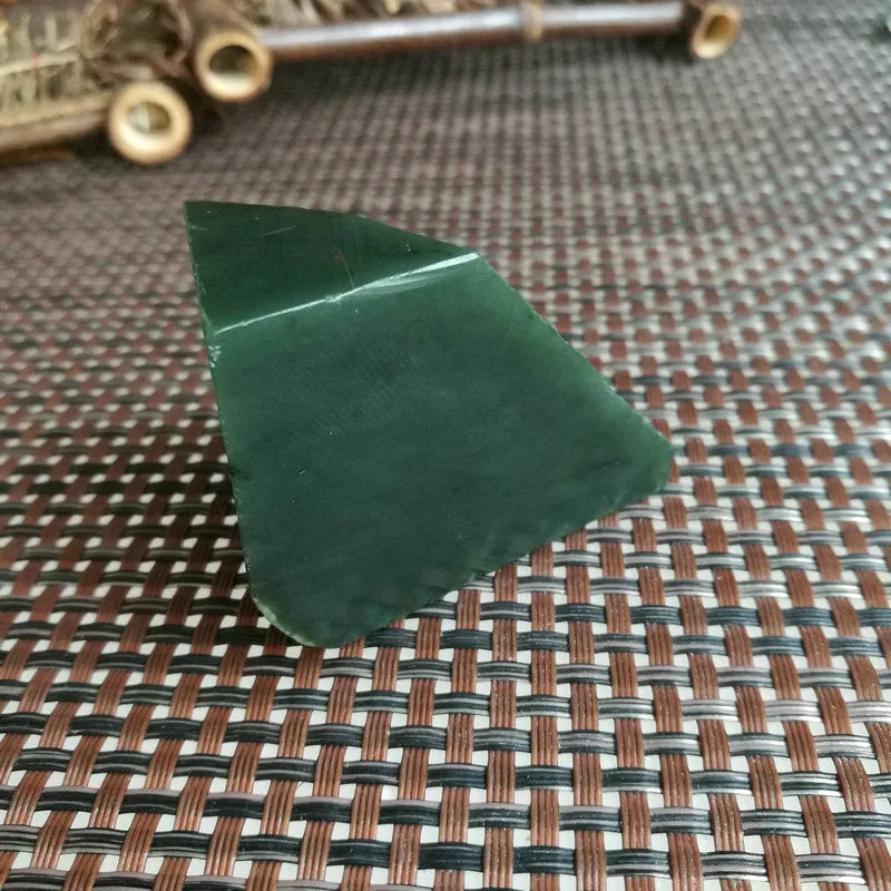 Natural Kunlun Jade Rough Nephrite Raw (116g, 4.5X4X3cm)