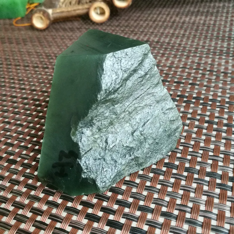 Natural Kunlun Jade Rough Nephrite Raw (116g, 4.5X4X3cm)