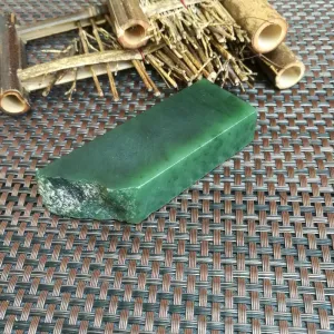 Natural Kunlun Jade Rough Nephrite Raw (122g,8X3X1.8cm)