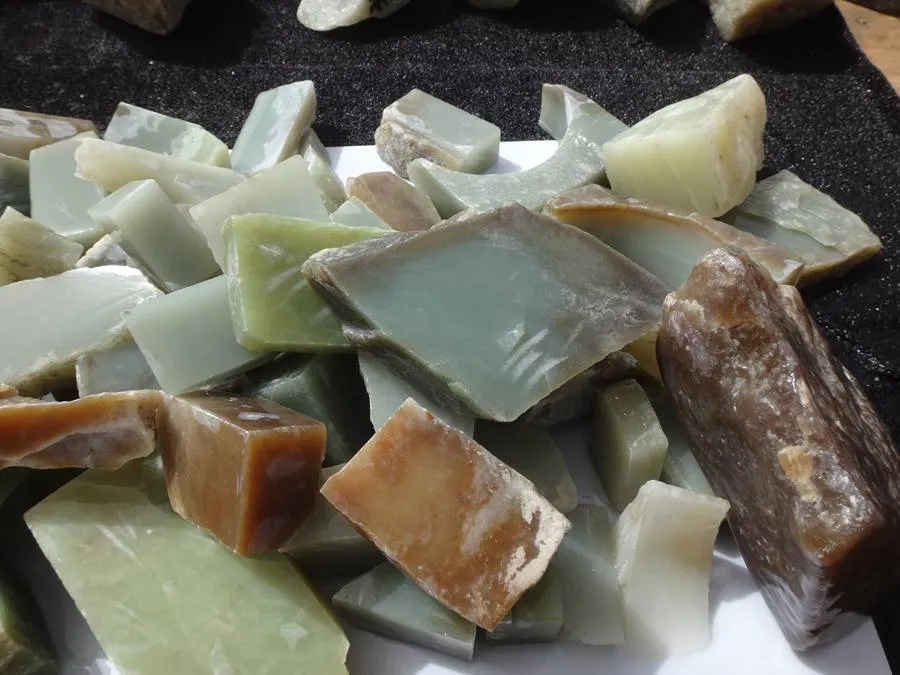 Natural Kunlun Jade Rough Nephrite Remains Raw (6kg)