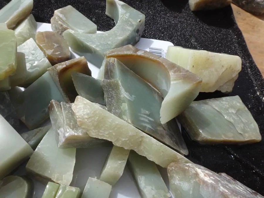 Natural Kunlun Jade Rough Nephrite Remains Raw (6kg)