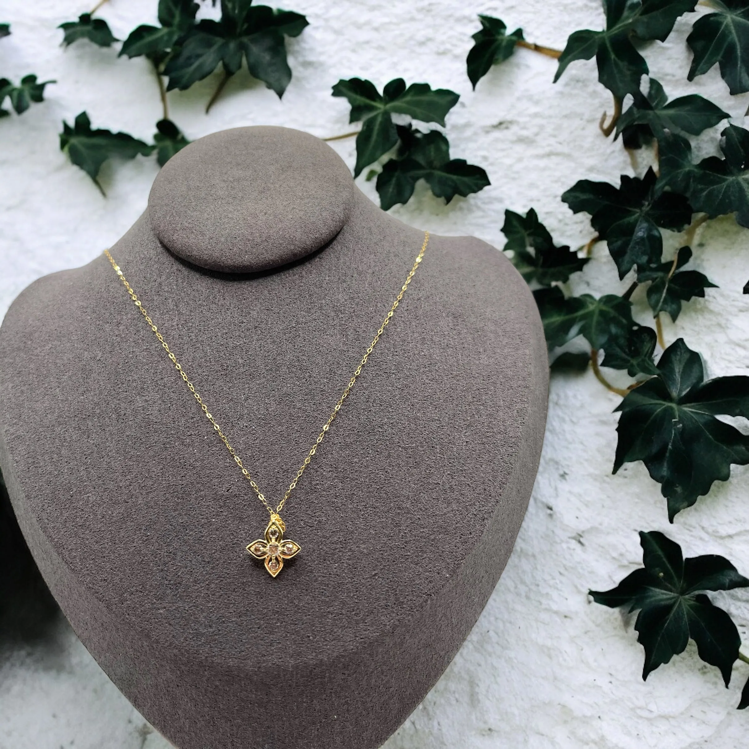 SUSMITAH NECKLACE